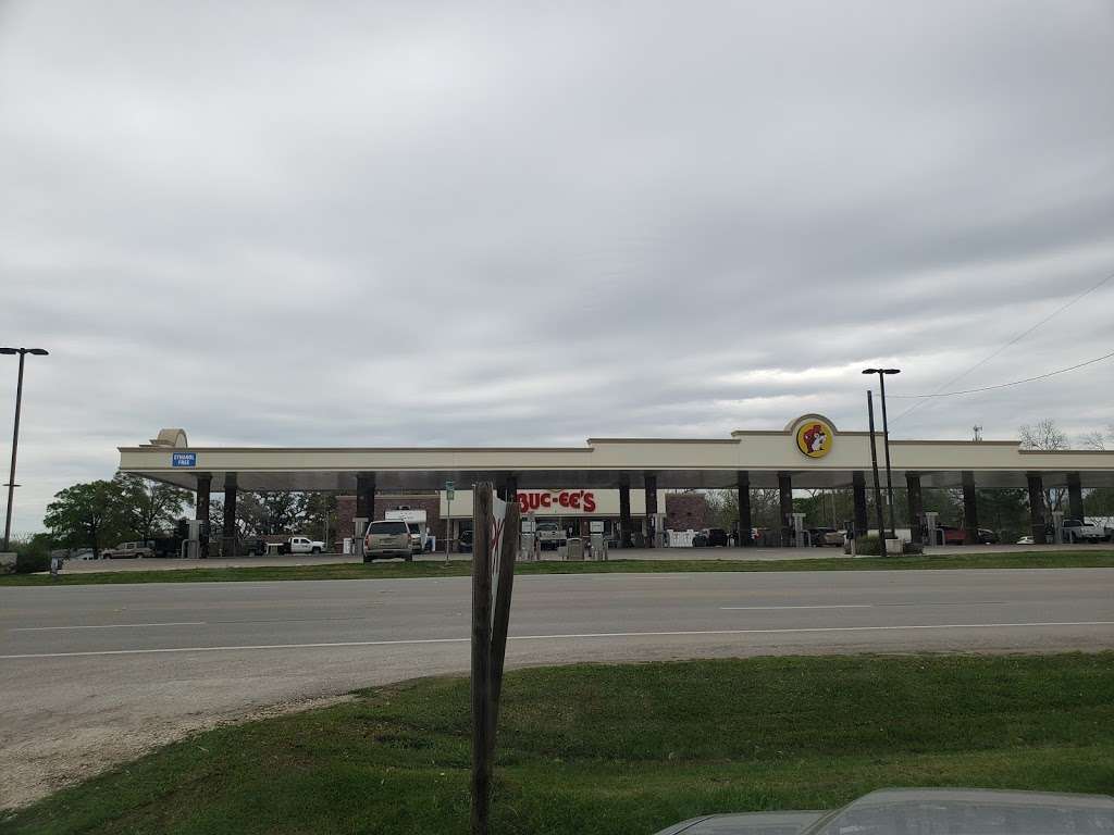 Buc-ees | 801 N Brooks St, Brazoria, TX 77422, USA | Phone: (979) 238-6390