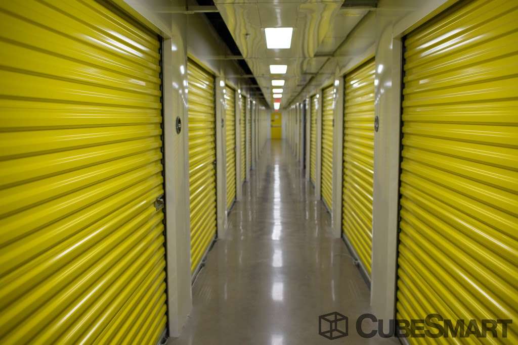 CubeSmart Self Storage | 6831 W Northwest Hwy, Dallas, TX 75225, USA | Phone: (214) 306-7919