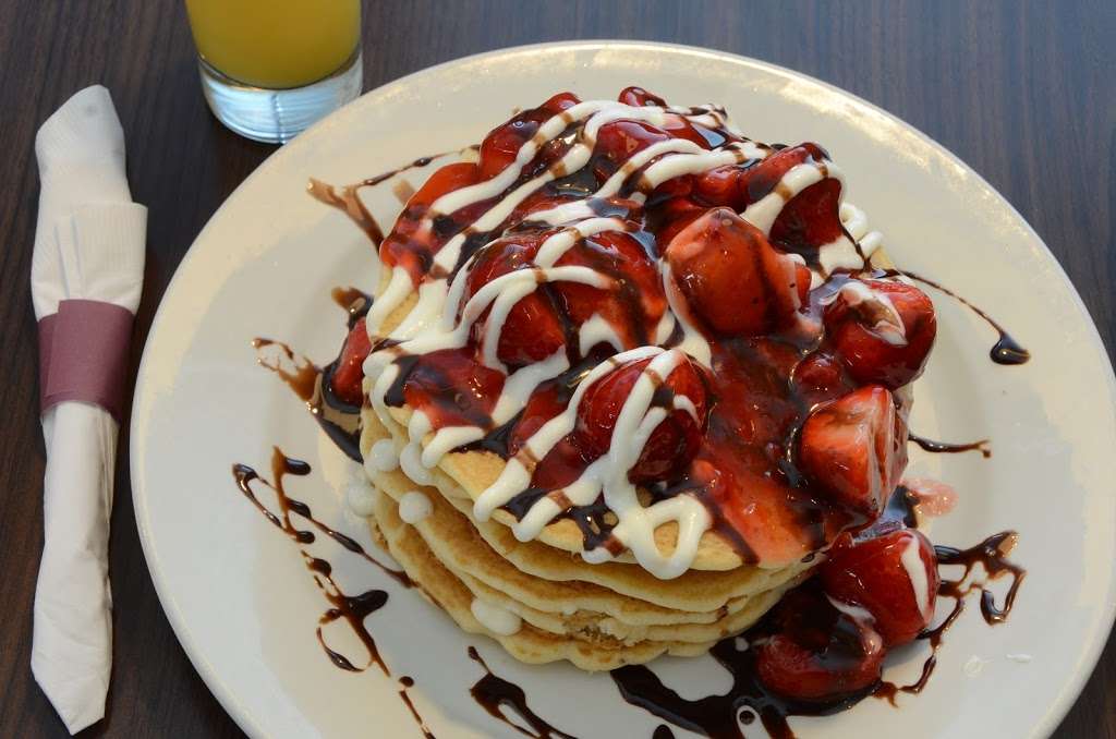 Star Pancake House And Grill | 6011 Gateway Dr, Plainfield, IN 46168, USA | Phone: (317) 707-7574