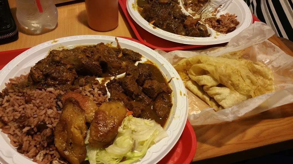 D Caribbean Curry Spot Cuisine | 8201 Broadway St #105, Pearland, TX 77581, USA | Phone: (281) 412-0849