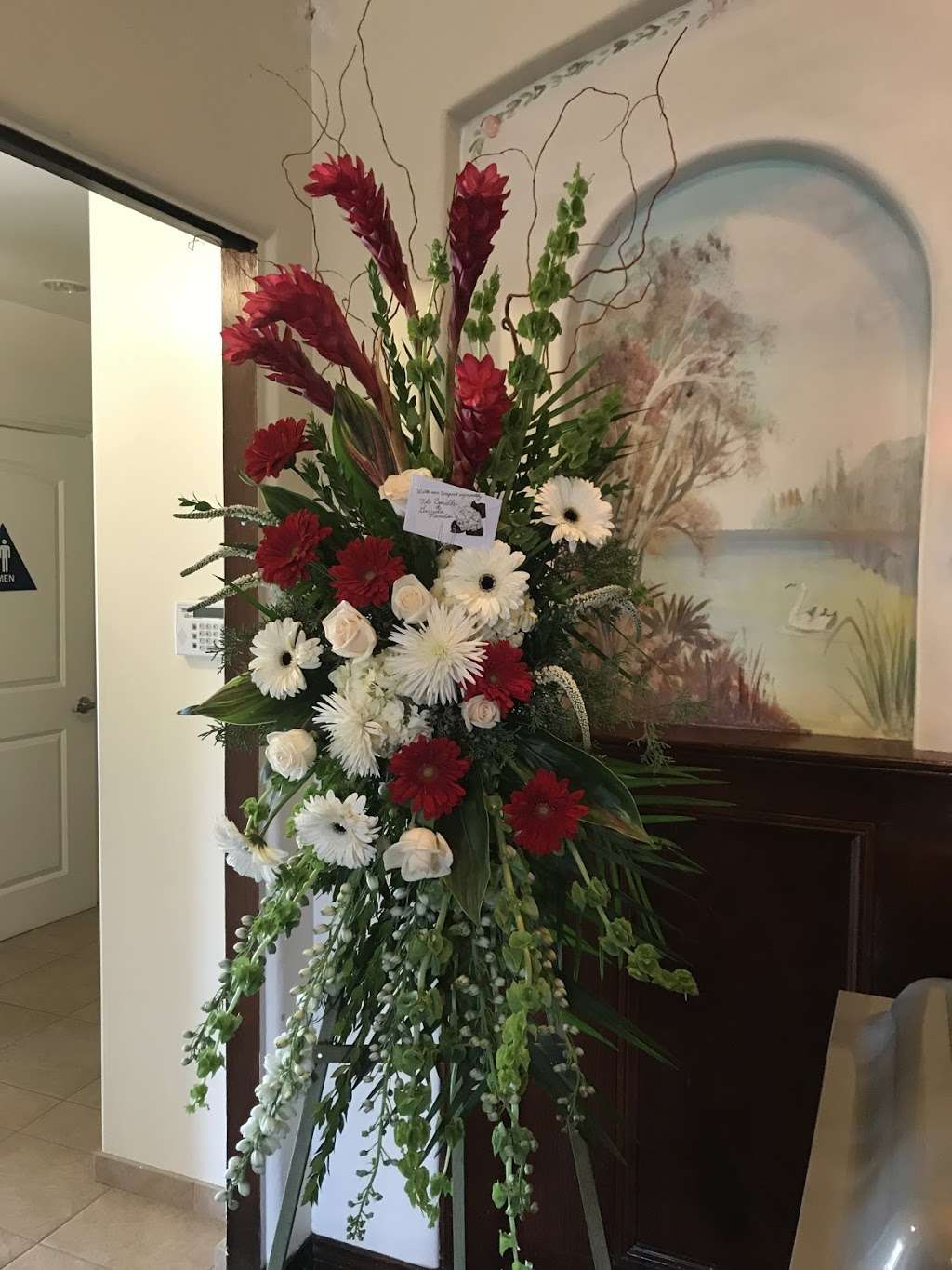 Chatsworth Florist | 21727 Devonshire St, Chatsworth, CA 91311, USA | Phone: (818) 341-2753