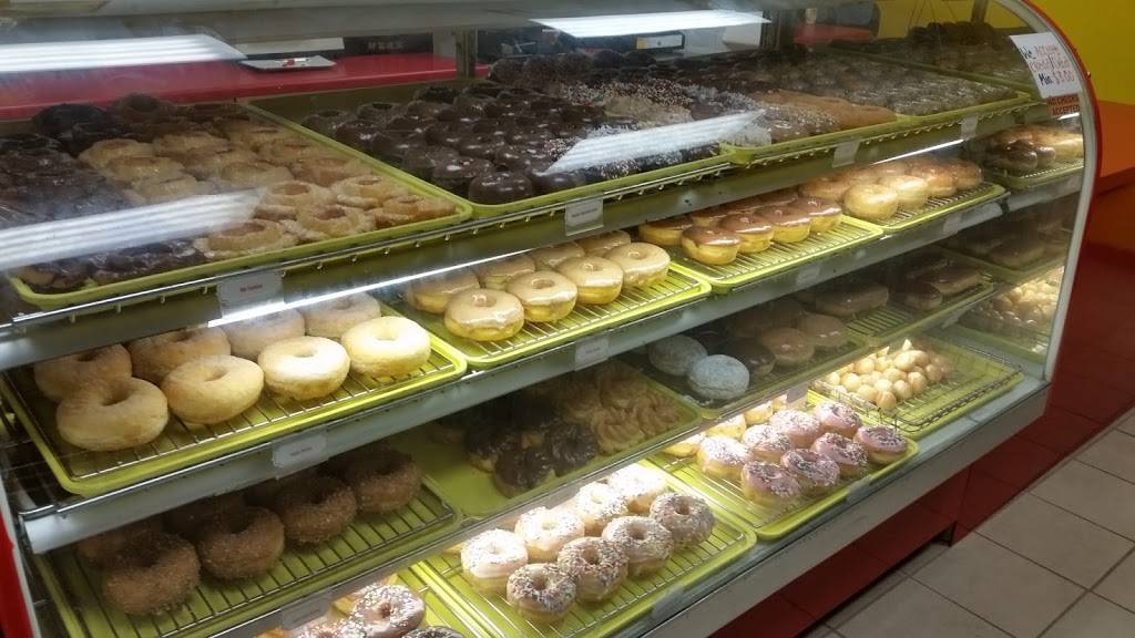 Golden Gate Donuts | 8605 Smyrna Pkwy, Louisville, KY 40228, USA | Phone: (502) 883-0012