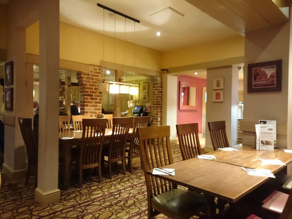 The Crooked Billet | 286 Southborough Ln, Bromley BR2 8AA, UK | Phone: 020 8467 1124