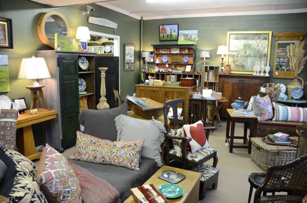 Pembroke Antiques | 6610 TN-100, Nashville, TN 37205, USA | Phone: (615) 353-0889