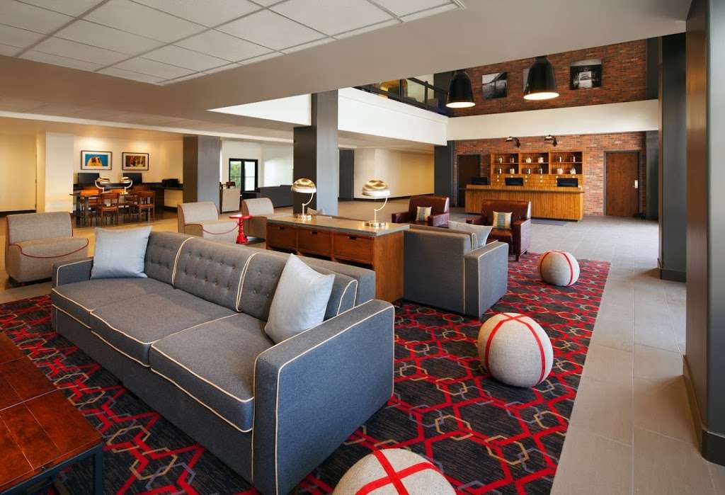 Four Points by Sheraton Phoenix South Mountain | 10831 S 51st St, Phoenix, AZ 85044, USA | Phone: (480) 893-3000