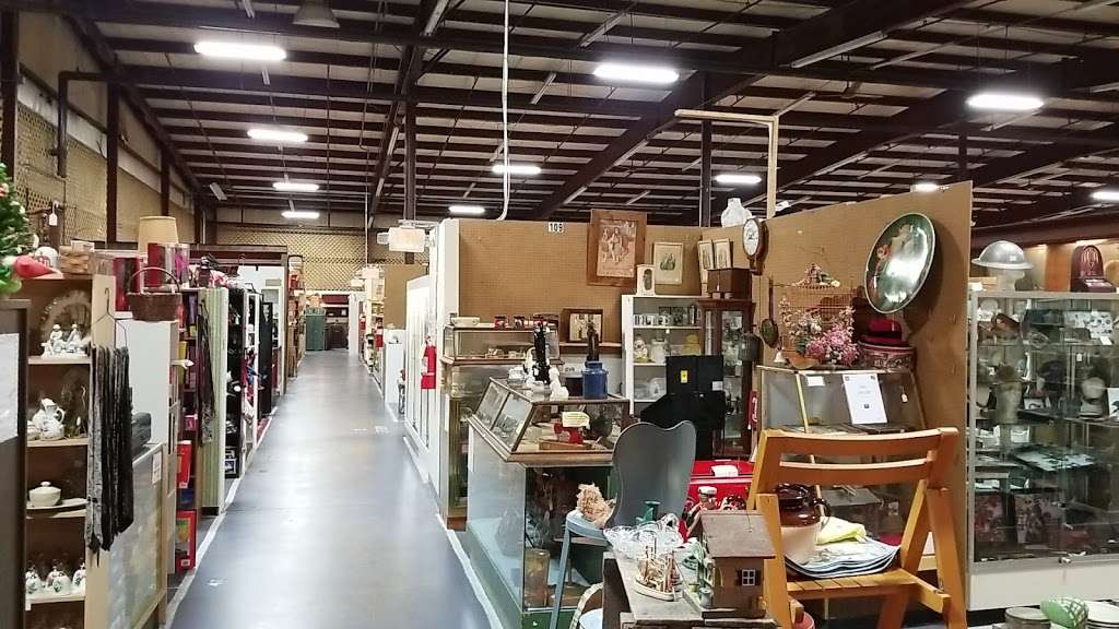 Westminster Antique Mall | 433 Hahn Rd, Westminster, MD 21157, USA | Phone: (410) 857-4044