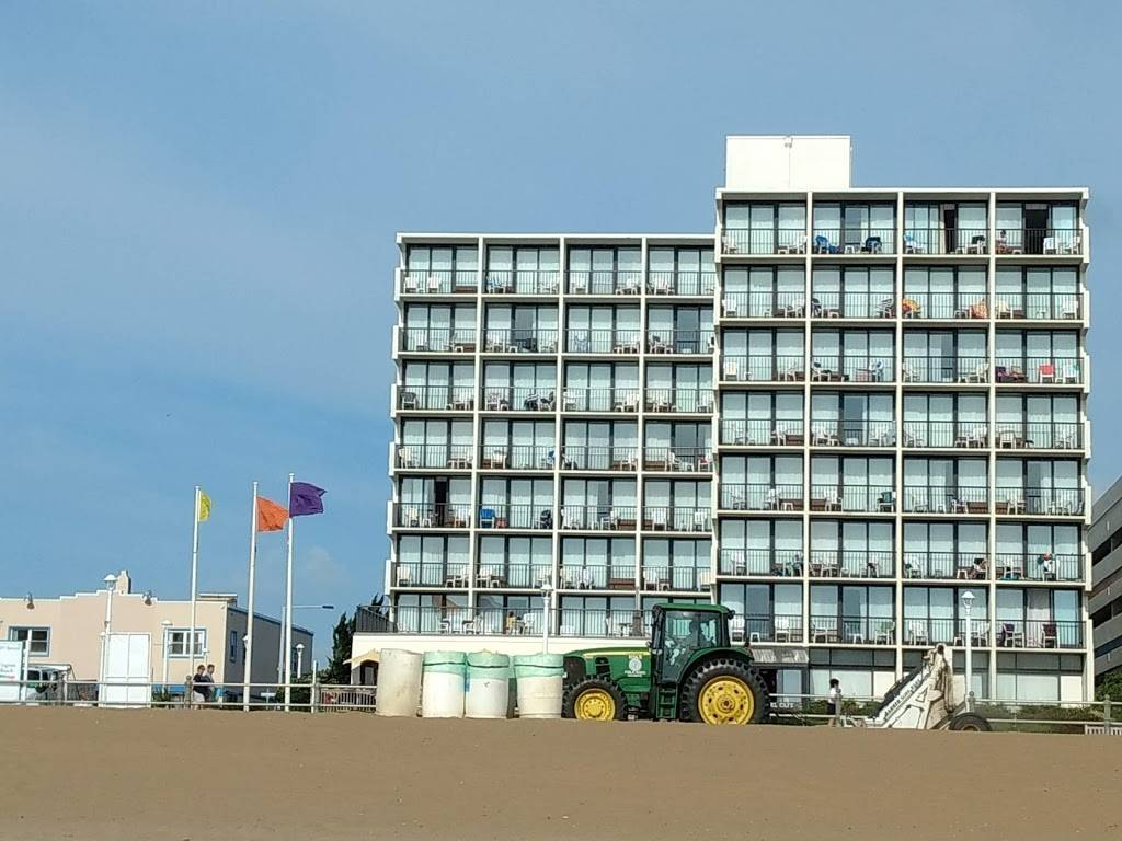 Capes Hotel | 2001 Atlantic Ave, Virginia Beach, VA 23451, USA | Phone: (757) 428-5421