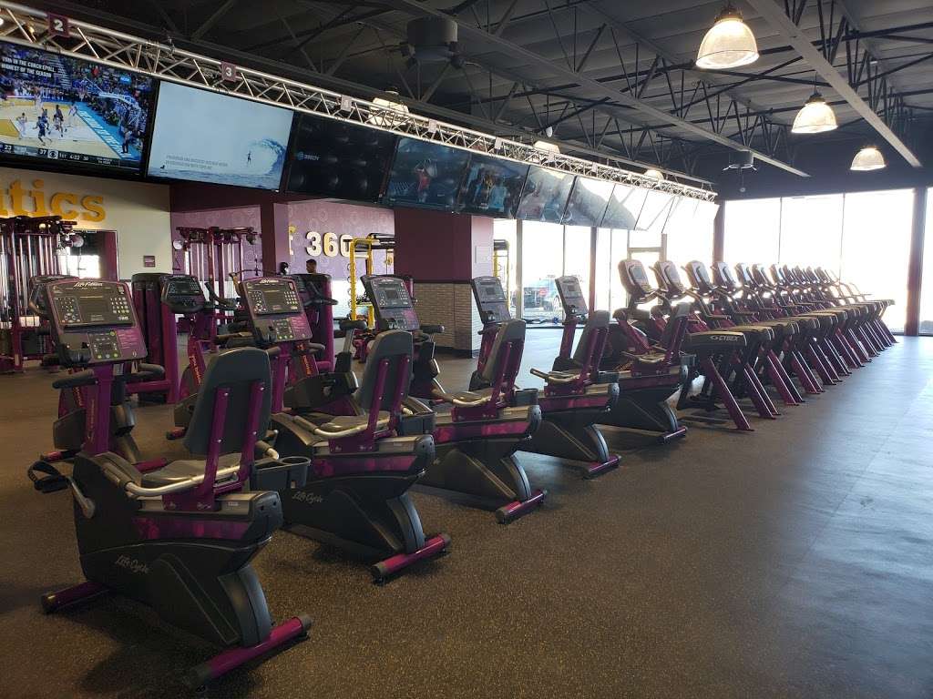 Planet Fitness | 201 Roosevelt Rd, Villa Park, IL 60181, USA | Phone: (630) 233-4867