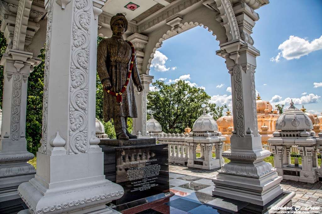 The Hindu Temple Of Greater Chicago | 10915 Lemont Rd, Lemont, IL 60439 | Phone: (630) 972-0300