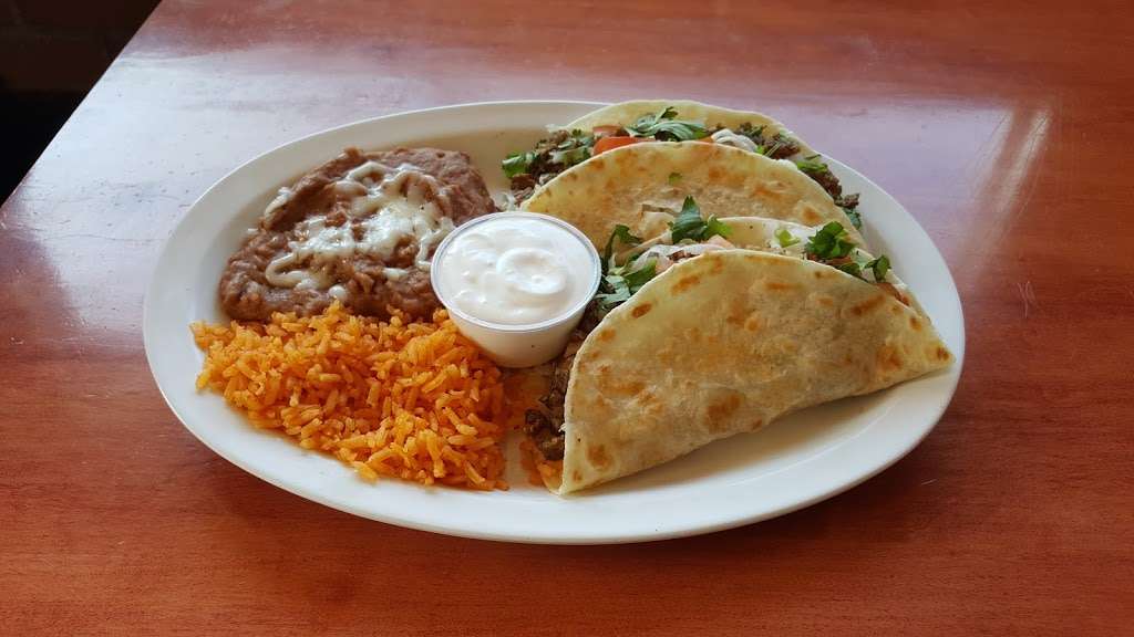 Gomez Tacos & Pizza on Hoffman | 922 Hoffman St, Hammond, IN 46327, USA | Phone: (219) 937-1561