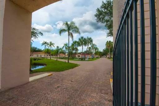 The Villas of Casa Celeste - Assisted Living Facility | 9225 82nd Ave, Seminole, FL 33777 | Phone: (727) 397-7272