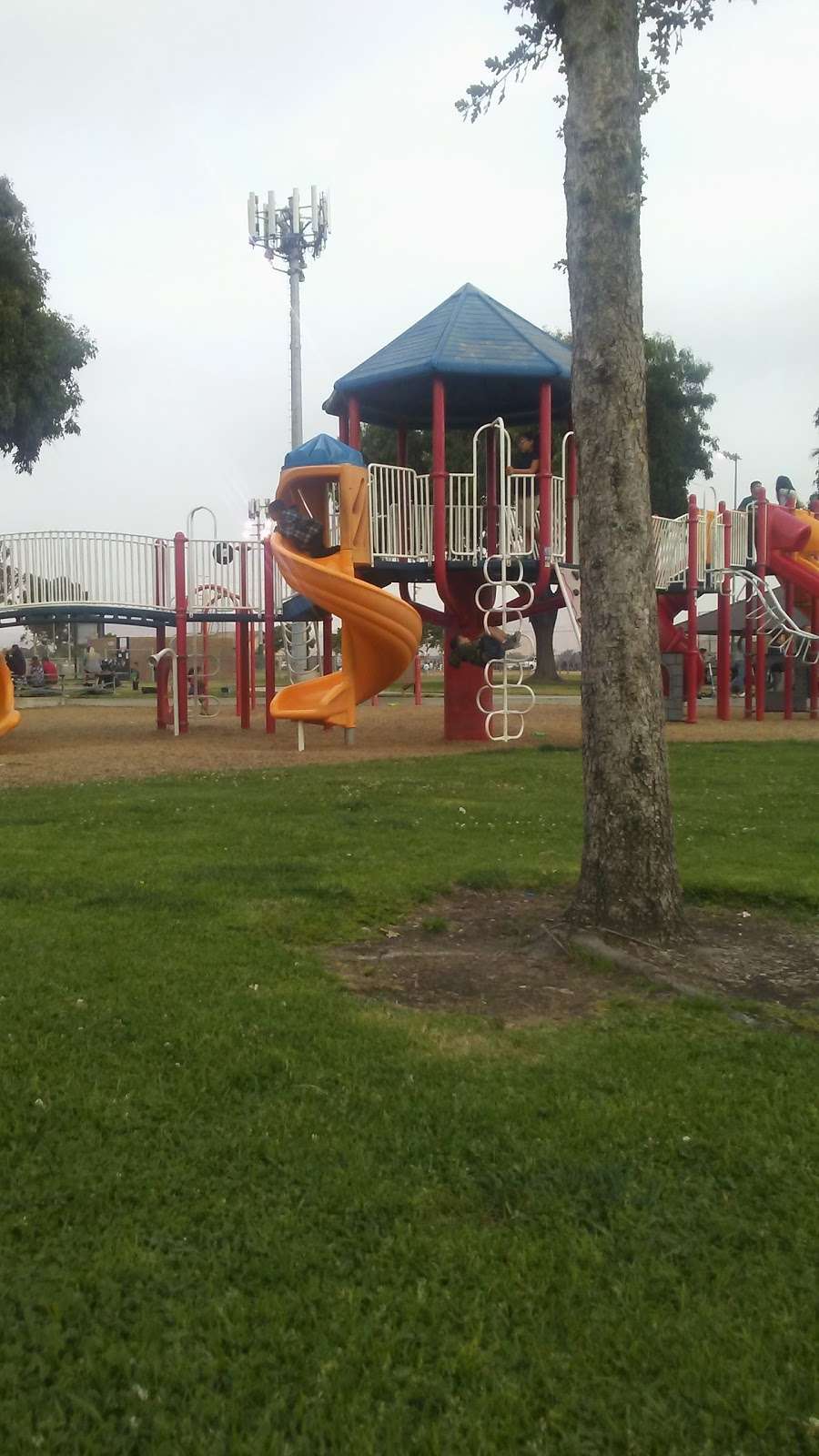 Rialto City Park | 130 E San Bernardino Ave, Rialto, CA 92376, USA | Phone: (909) 820-2611