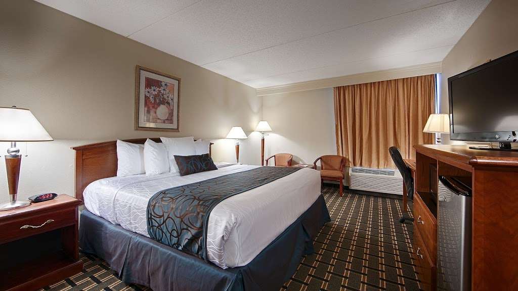 Best Western Sterling Hotel & Suites | 242 E Woodlawn Rd, Charlotte, NC 28217, USA | Phone: (704) 525-5454