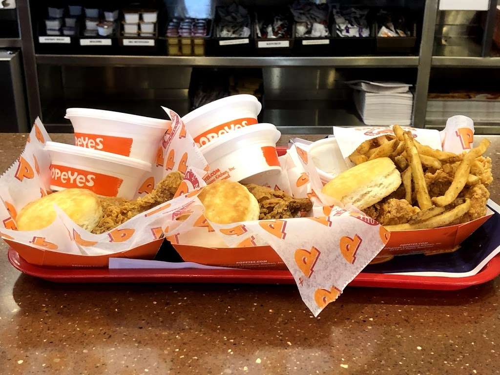 Popeyes Louisiana Kitchen | 5713 S Scatterfield Rd, Anderson, IN 46013, USA | Phone: (765) 622-4994