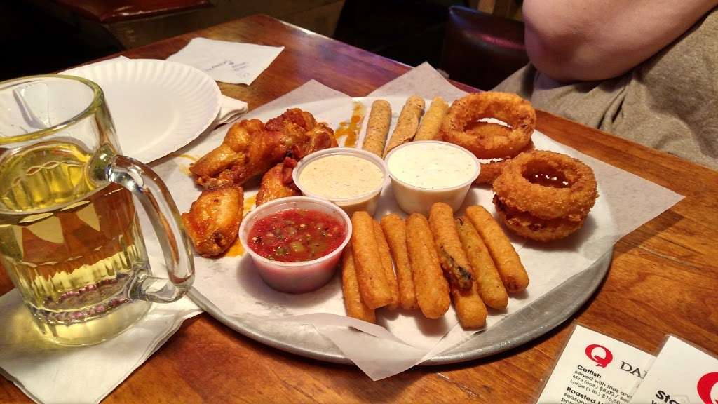 Q Bar and Grill | 6750 W Olive Ave #102, Peoria, AZ 85345, USA | Phone: (623) 979-9333