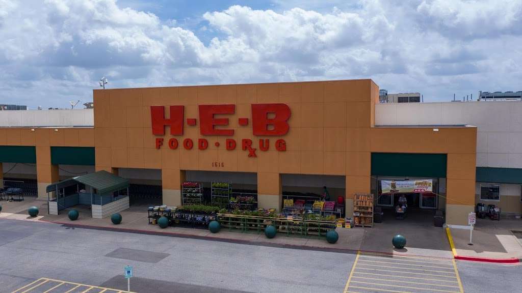 H-E-B | 1616 N Alabama Rd, Wharton, TX 77488, USA | Phone: (979) 282-2773