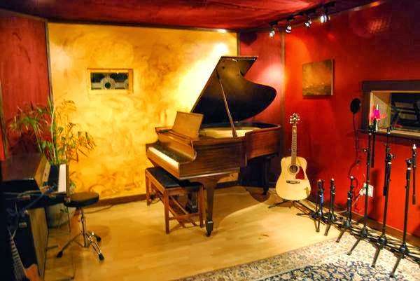 Black Pedal Records Studio | Los Feliz Blvd, Los Angeles, CA 90027, USA | Phone: (323) 574-1017