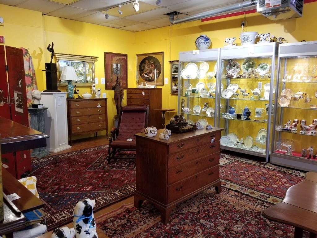 Maria & Peter Warren Antiques | 150 Main St, Monroe, CT 06468, USA | Phone: (203) 984-6174