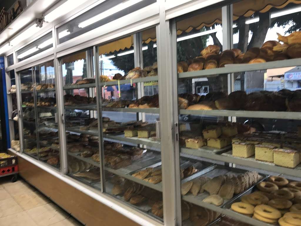 Huichos Bakery | 1250 Vermont Ave, Los Angeles, CA 90006, USA | Phone: (213) 385-3957