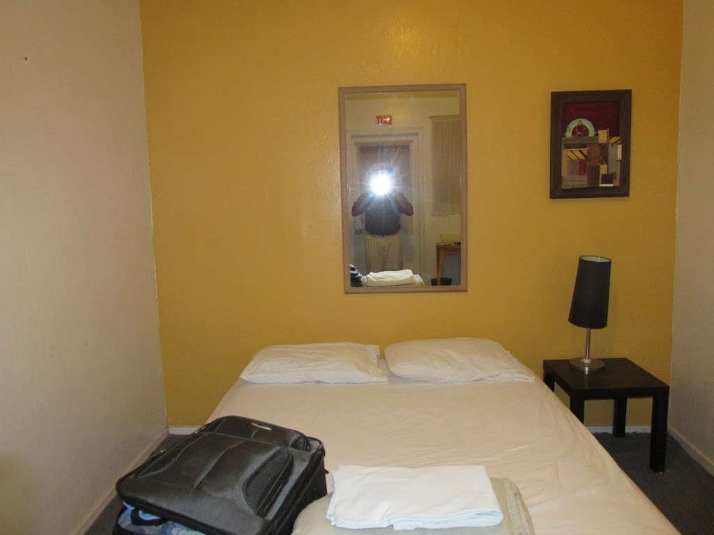Phoenix Hostel | 2731, 1026 N 9th St, Phoenix, AZ 85006 | Phone: (602) 254-9803