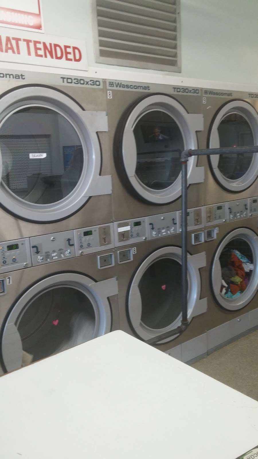 Action Coin Laundry and Drycleaners | 1131 N Courtenay Pkwy, Merritt Island, FL 32953, USA | Phone: (321) 452-2555