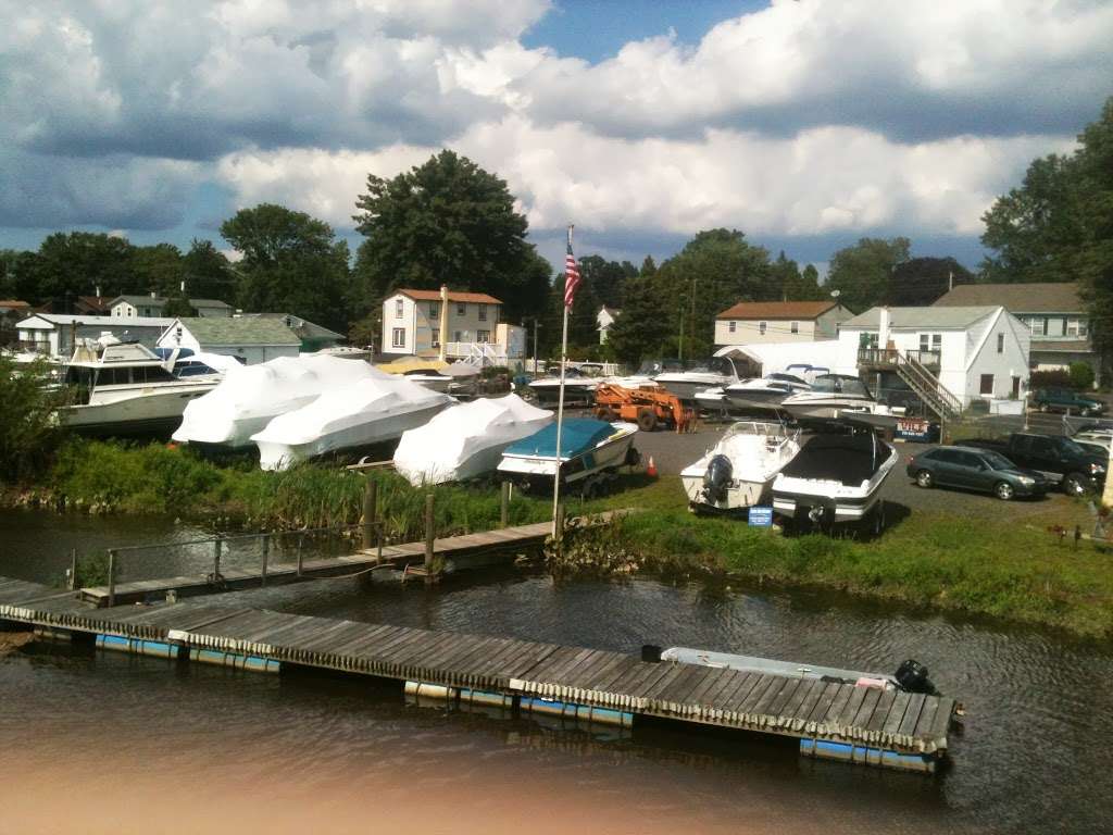 Creek Side Marina | 724 Browns Ln, Croydon, PA 19021, USA | Phone: (215) 788-7187