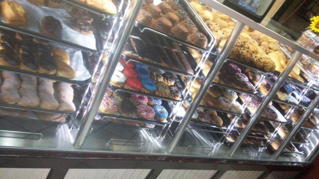 Yum Yum Donuts | 9000 Slauson Ave, Pico Rivera, CA 90660, USA | Phone: (562) 942-9151