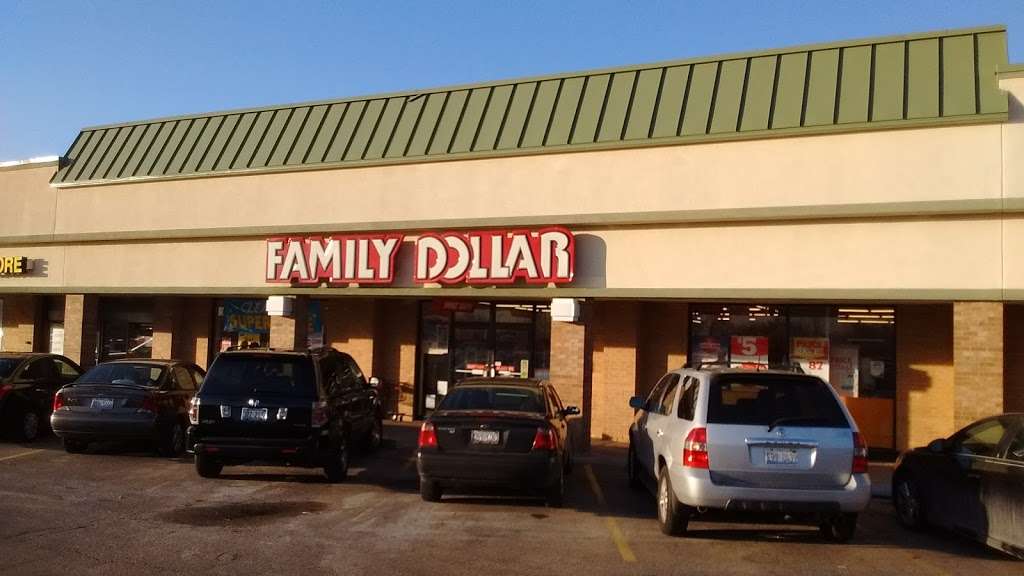 Family Dollar | 300 S McLean Blvd Ste G, Elgin, IL 60123 | Phone: (847) 608-0390