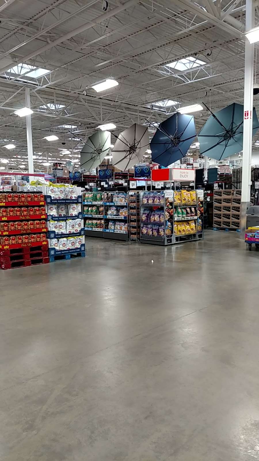 Sam's Club - 2715 Merchant Mile, Columbus, IN 47201