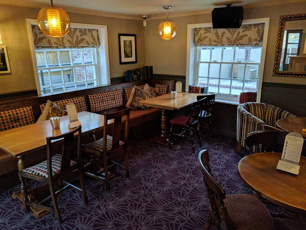 The Robin | Ongar Rd, Brentwood CM15 9EB, UK | Phone: 01277 211664