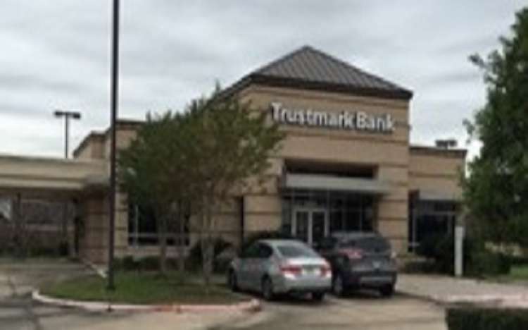 Trustmark | 4800 Hwy 6, Missouri City, TX 77459 | Phone: (281) 403-5002