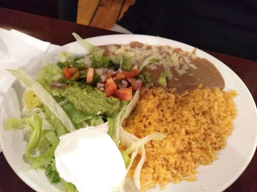 El Sombrero | 25 W Franklin St, Greencastle, PA 17225, USA | Phone: (717) 643-1296