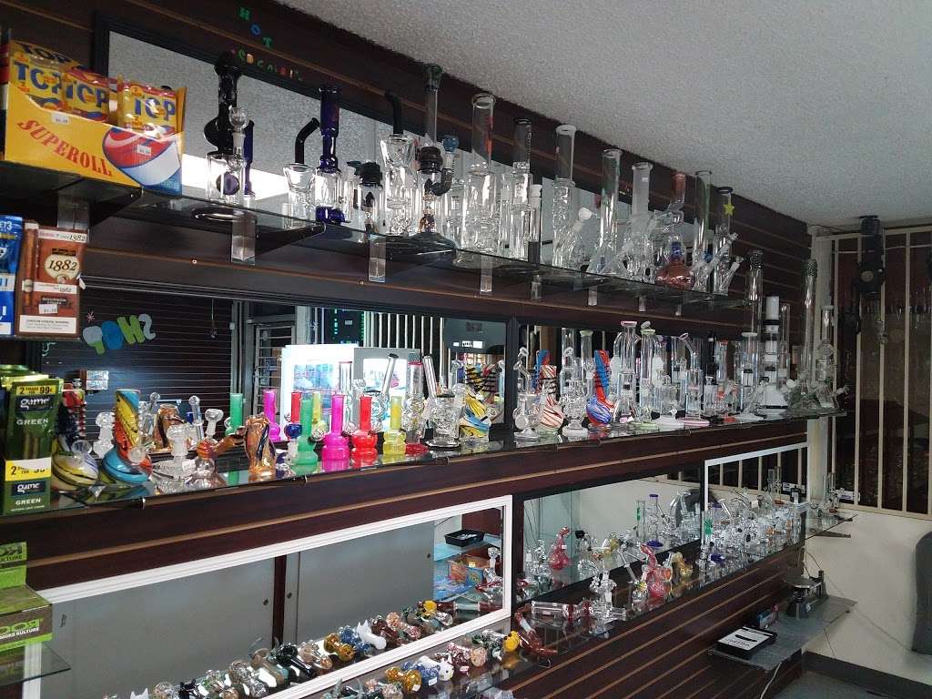 The Plug Smoke Shop | 5040 E McDowell Rd, Phoenix, AZ 85008, USA | Phone: (602) 273-4226