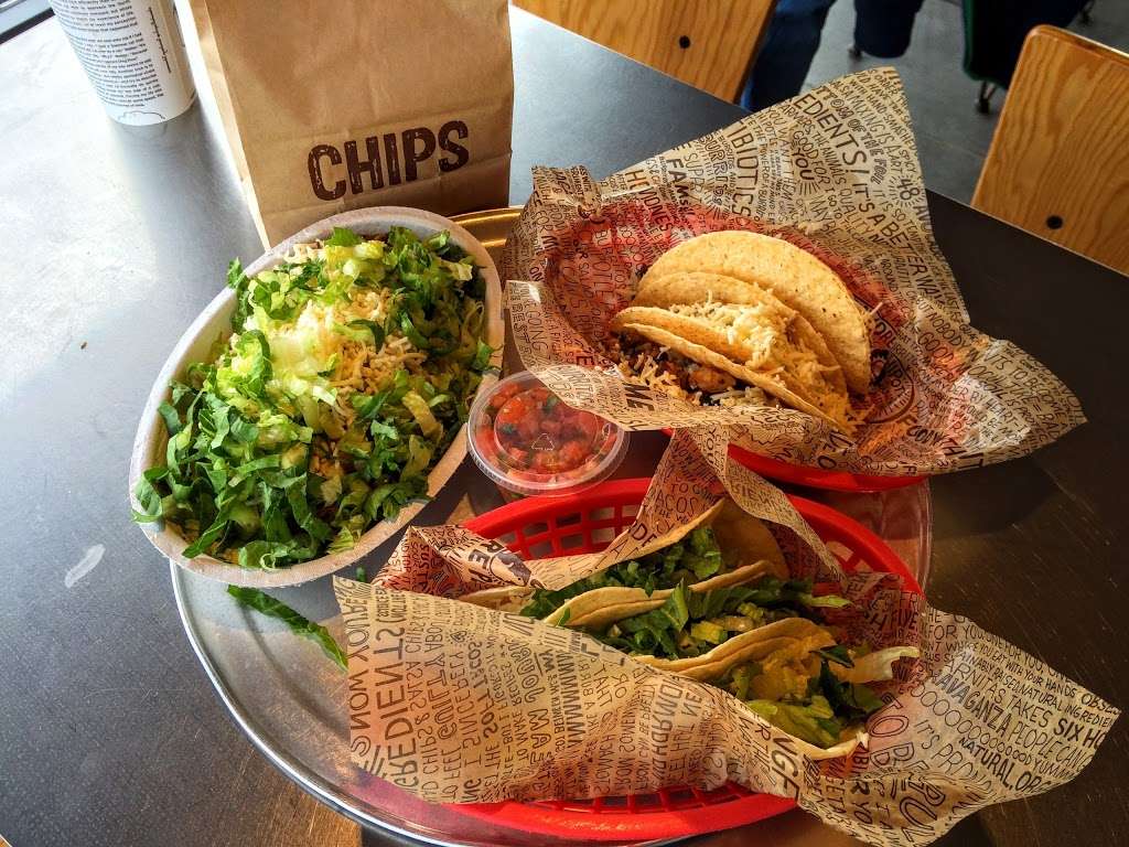 Chipotle Mexican Grill | 975 Norland Ave, Chambersburg, PA 17201, USA | Phone: (717) 262-2287