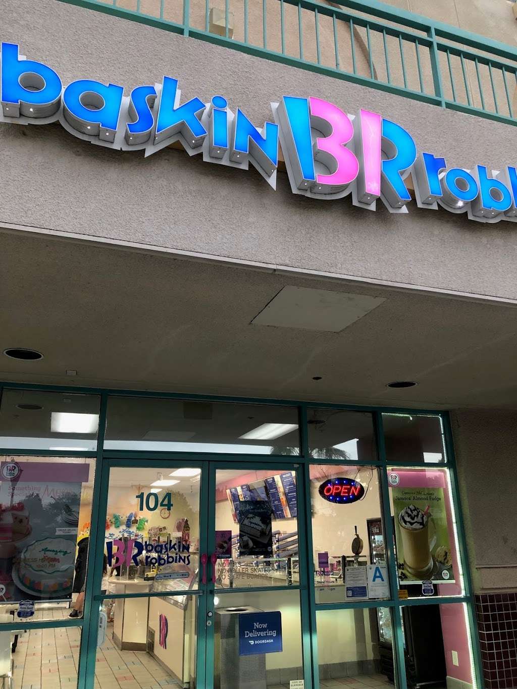 Baskin-Robbins | Glendale Square, 1010 N Glendale Ave #104, Glendale, CA 91206, USA | Phone: (818) 241-3131