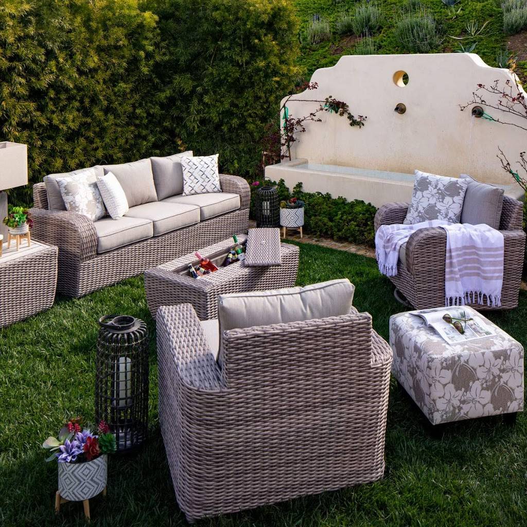 Jeromes Furniture Fountain Valley | 18370 Pacific St, Fountain Valley, CA 92708, USA | Phone: (858) 924-1792