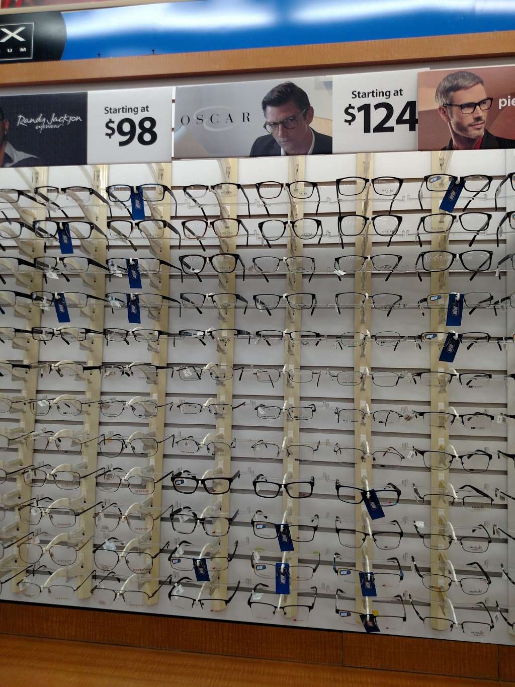 Walmart Vision & Glasses | 100 Crossings Blvd, Elverson, PA 19520, USA | Phone: (610) 913-2018