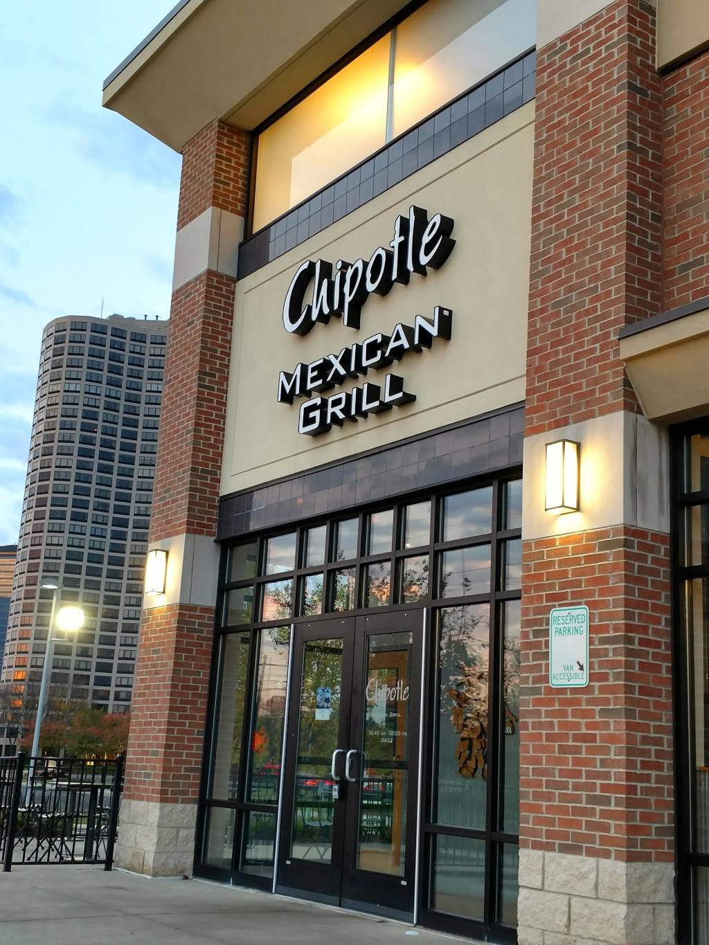 Chipotle Mexican Grill | 26147 Evergreen Rd, Southfield, MI 48076 | Phone: (248) 353-3448