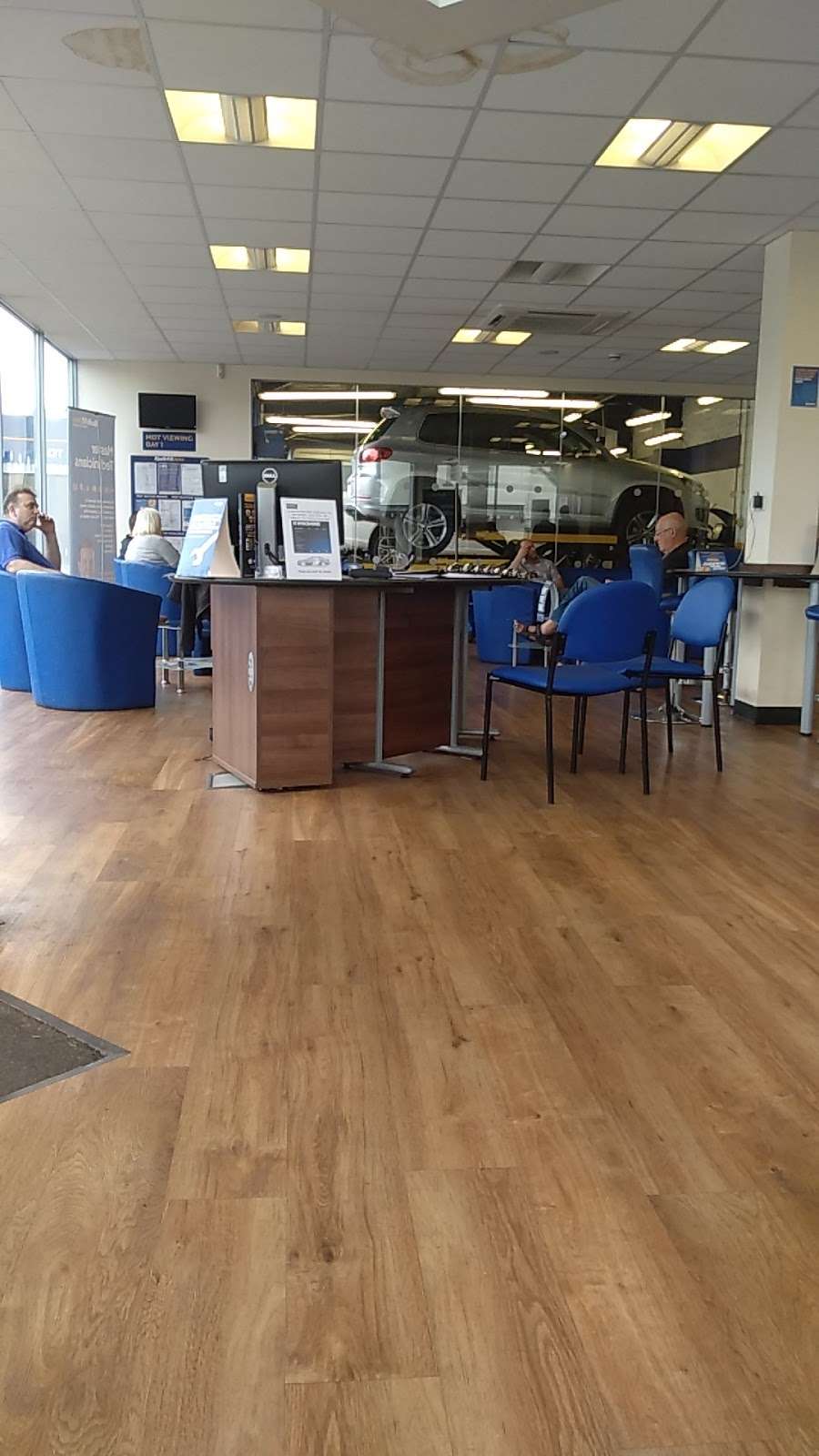 Kwik Fit Plus Brentwood | 134 London Rd, Brentwood CM14 4NS, UK | Phone: 01277 227602