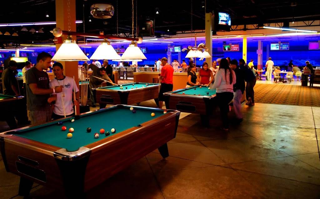 Boardwalk Bowl Entertainment Center 10749 E Colonial Dr, Orlando, FL