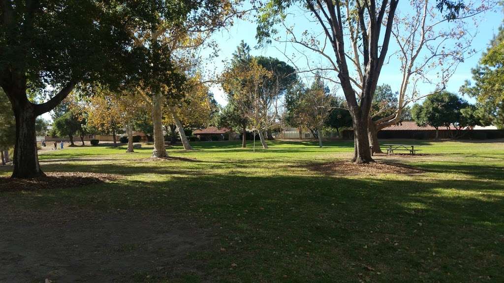 Simi Hills Neighborhood Park | 5031 Alamo St, Simi Valley, CA 93063, USA | Phone: (805) 584-4400