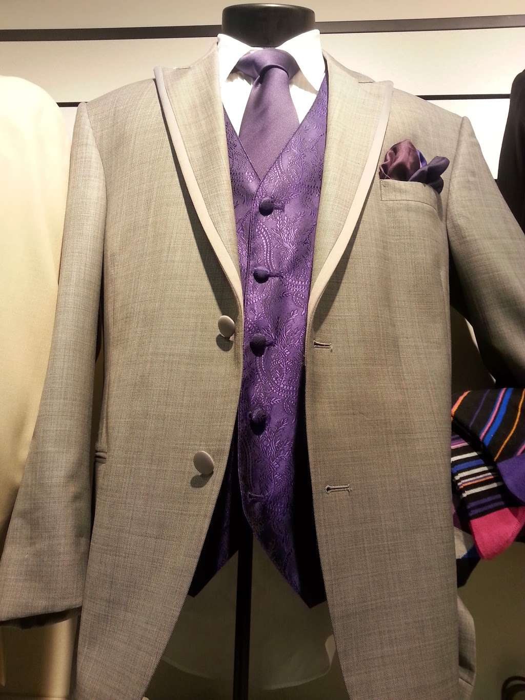 Mens Wearhouse | 274 Daniel Webster Hwy, Nashua, NH 03060, USA | Phone: (603) 888-0614