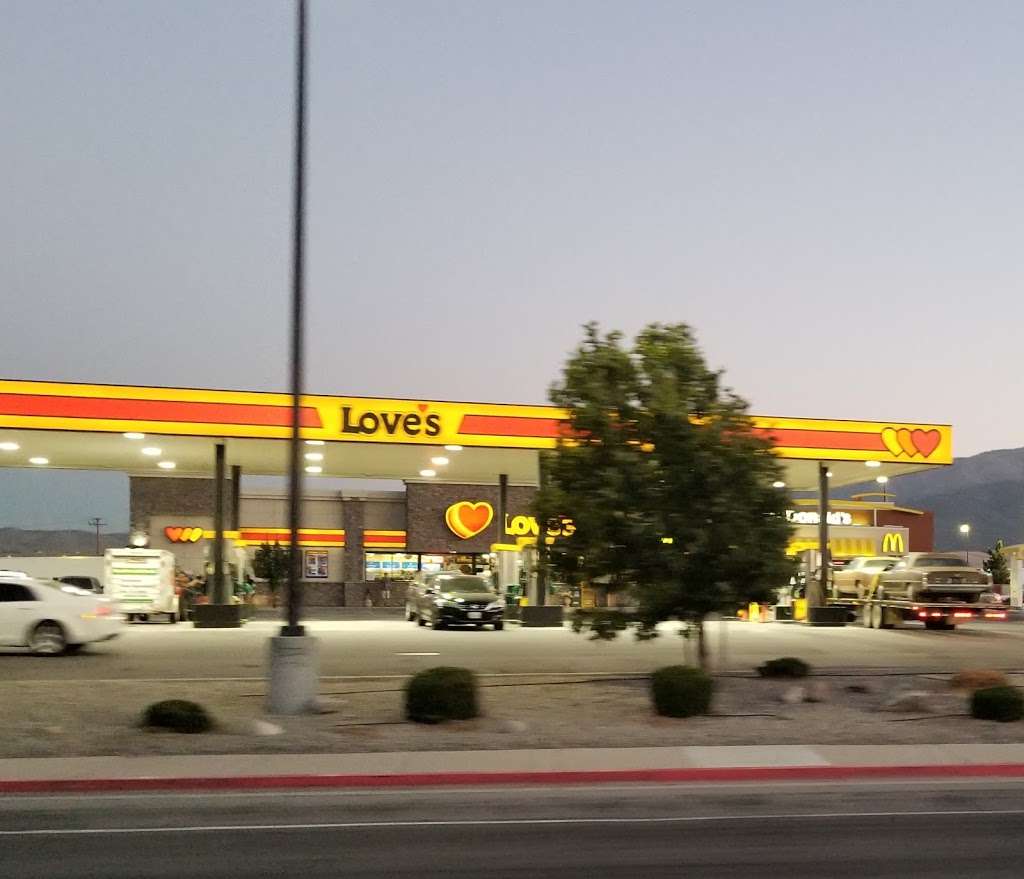 Loves Travel Stop | 2000 E Tehachapi Blvd, Tehachapi, CA 93561, USA | Phone: (661) 823-1484