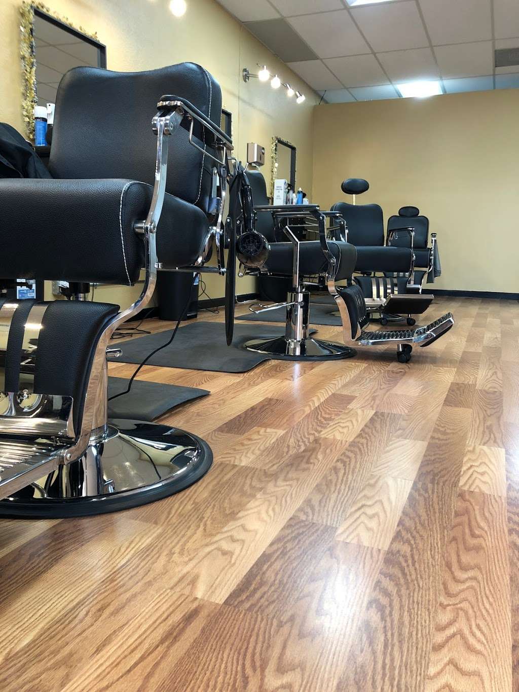 MBP barbershop | 10260 Foothill Blvd, Sylmar, CA 91342, USA | Phone: (747) 255-8154