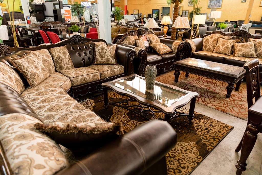 Landeros Furniture Outlet | 631 E Florence Ave, Los Angeles, CA 90001, USA | Phone: (323) 778-9241