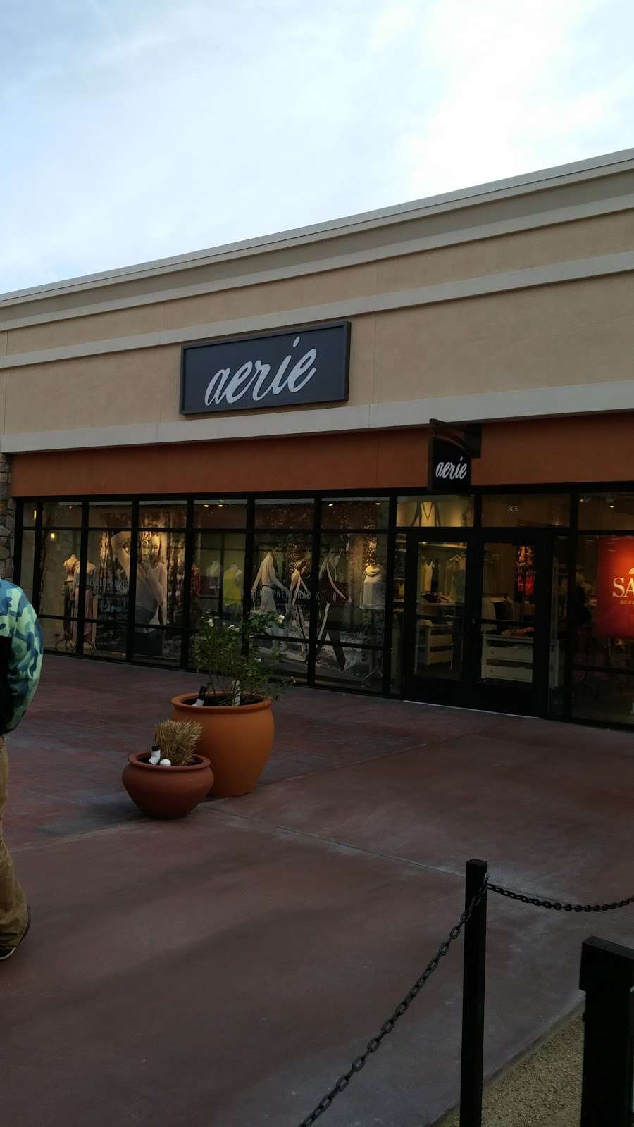 AEO Factory & Aerie Store | Space 805, 5701 Outlets at Tejon Pkwy Suite 805, Arvin, CA 93203, USA | Phone: (661) 858-2410
