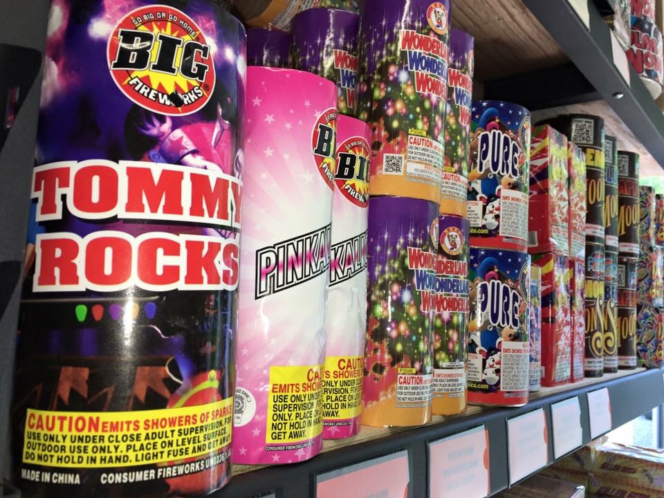 Big Ds Fireworks | 479 PA-402, Hawley, PA 18428, USA | Phone: (570) 226-2717