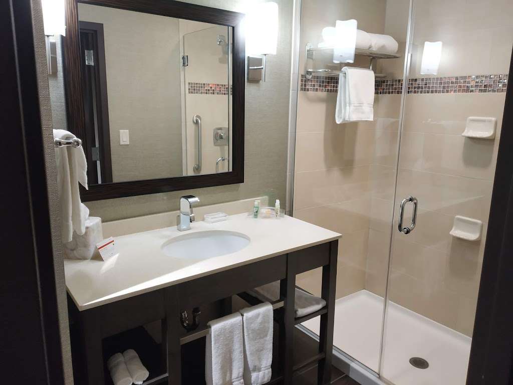 Holiday Inn & Suites Shenandoah | 19333 David Memorial Dr, Shenandoah, TX 77385, USA | Phone: (281) 298-2800