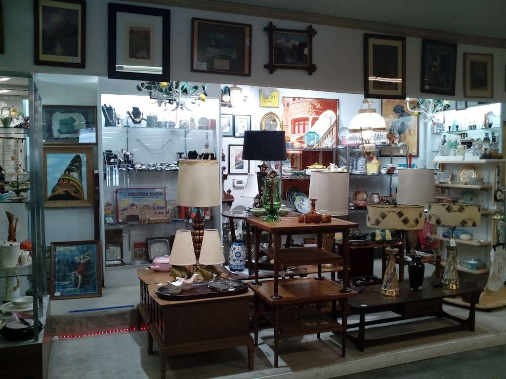 Southport Antique Mall | 2028 E Southport Rd, Indianapolis, IN 46227, USA | Phone: (317) 786-8246