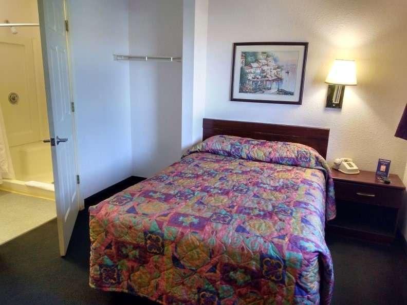 InTown Suites Extended Stay Indianapolis IN - Traders Point | 5820 W 85th St, Indianapolis, IN 46278 | Phone: (317) 871-0809